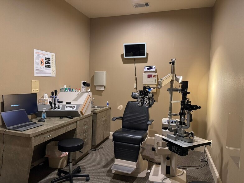More Photos Of 1120 US-190, Covington Healthcare For Lease