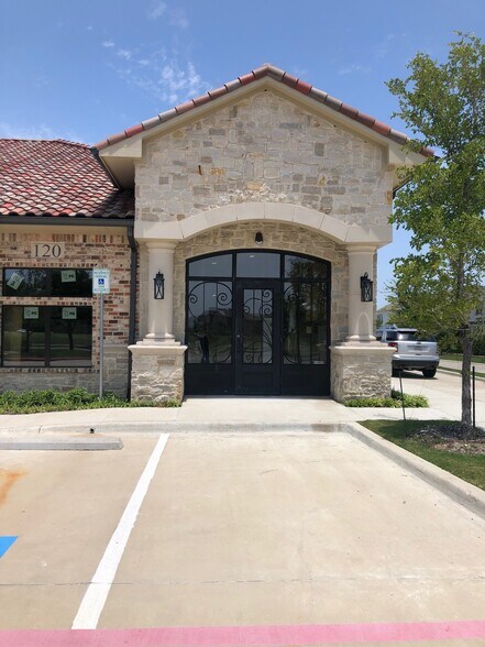 More Photos Of 8994 Tour Dr, McKinney Medical For Lease