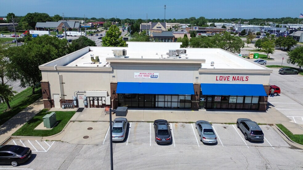 More Photos Of 1910-2040 W 31st St, Lawrence Unknown For Lease