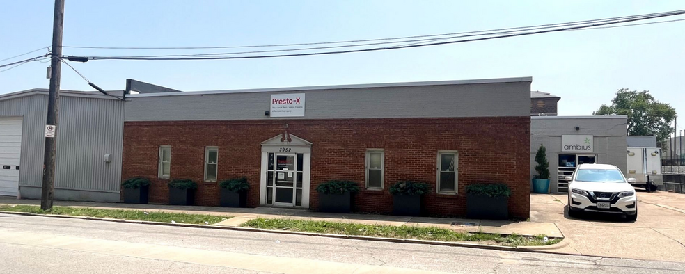 Primary Photo Of 3952 Clayton Ave, Saint Louis Distribution For Lease