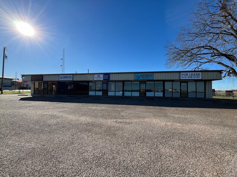 Primary Photo Of 2000 W San Antonio St, Lockhart Unknown For Lease