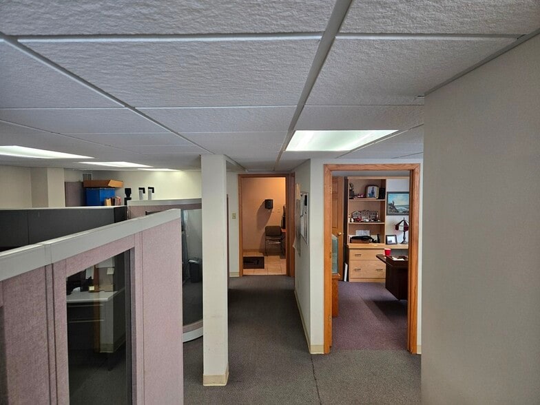 More Photos Of 1727 Howard St, Evanston Freestanding For Sale