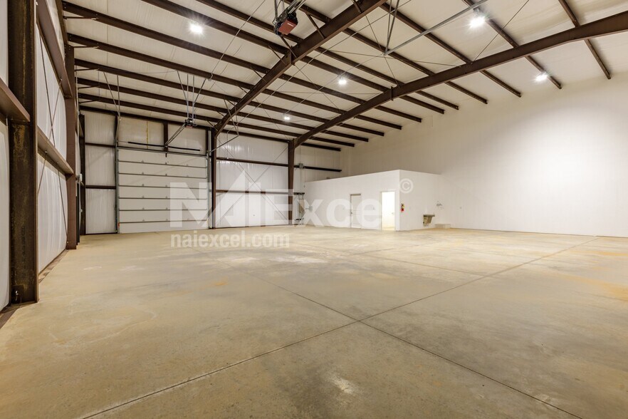 More Photos Of 950 S Regional Park Rd, Hurricane Industrial For Sale