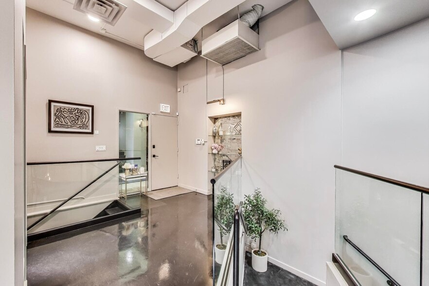 More Photos Of 200 W Superior St, Chicago Medical For Sale