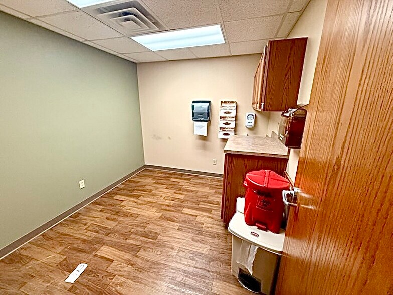 More Photos Of 3548 Western Ave, Connersville Mixed Retail For Sale