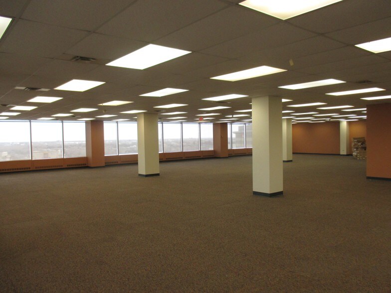 More Photos Of 433 Main St, Winnipeg Office For Lease