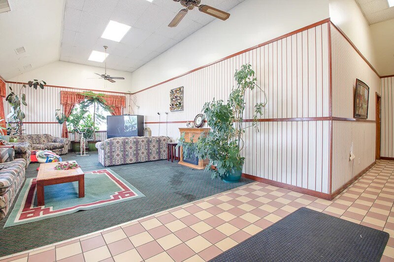 More Photos Of 2820 Cassopolis St, Elkhart Hospitality For Sale