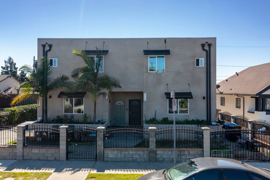 More Photos Of 814-816 1/2 W 47th St, Los Angeles Apartments For Sale