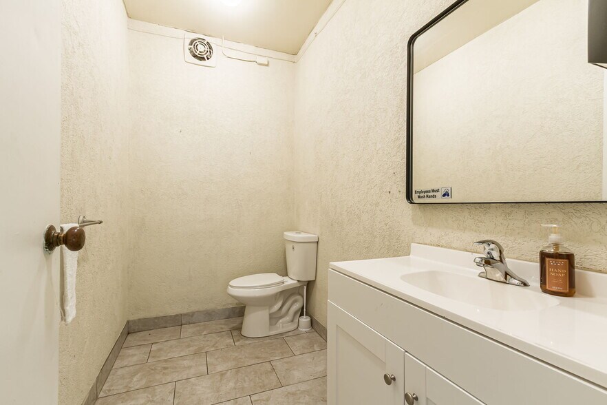 More Photos Of 64 Spencer St, Rochester Loft Creative Space For Sale