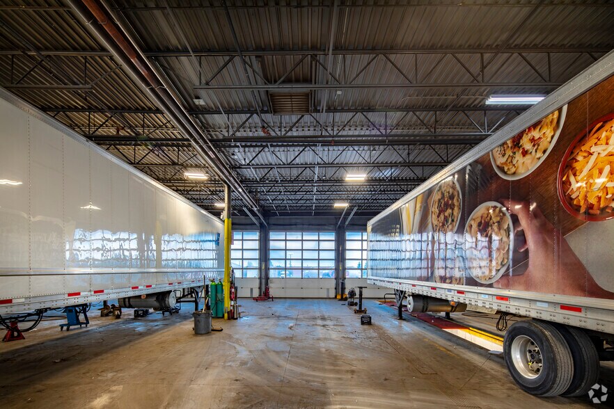 More Photos Of 6950 Tomken Rd, Mississauga Truck Terminal For Sale