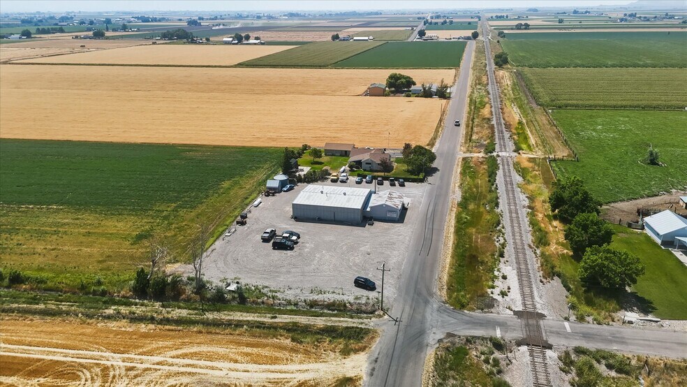 More Photos Of 9975 6400 w, Tremonton Office For Sale