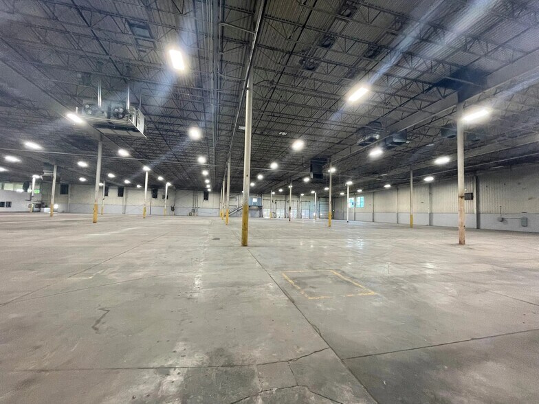 More Photos Of 901 E Main St, Warsaw Warehouse For Lease