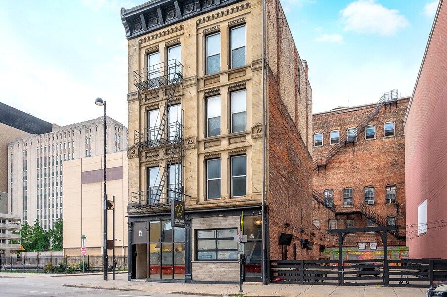 More Photos Of 126 W Sixth St, Cincinnati Apartments For Lease