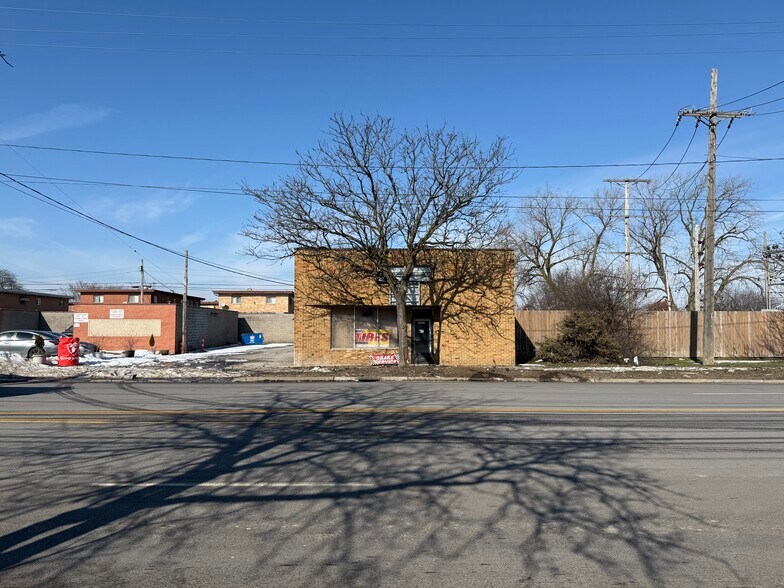 More Photos Of 16321 Rockside Rd, Maple Heights Freestanding For Sale