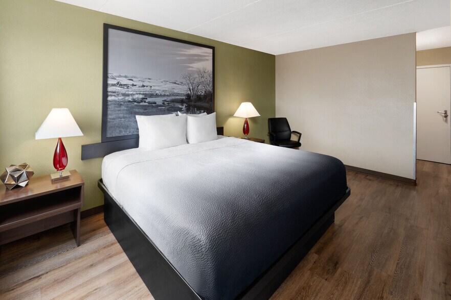 More Photos Of 4604 Rusina Rd, Colorado Springs Hotel For Sale