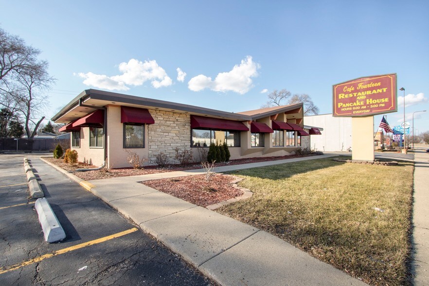 Primary Photo Of 300 N Northwest Hwy, Palatine Restaurant For Sale