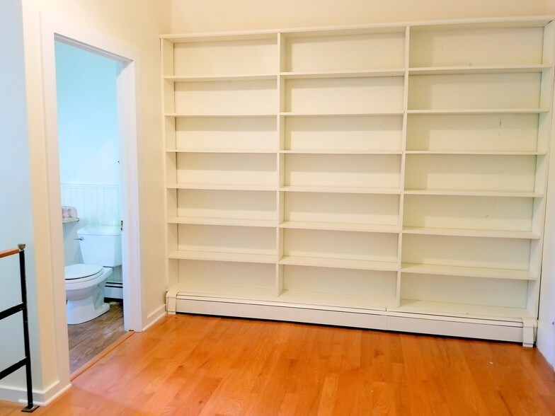 More Photos Of 325 Front St, Belvidere Office For Lease