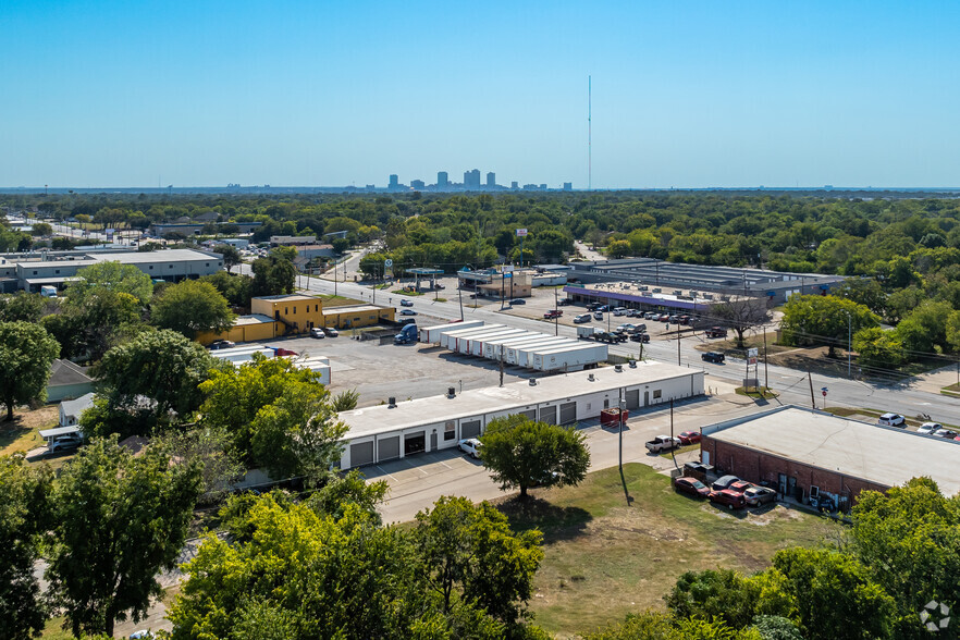 Primary Photo Of 3340 N Beach St, Fort Worth Showroom For Lease