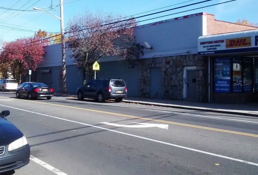 More Photos Of 1500-1540 New York Ave, Huntington Station Office For Sale