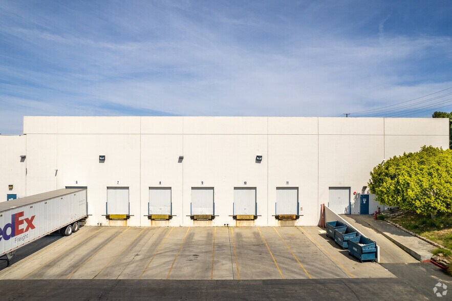 More Photos Of 16 Goodyear, Irvine Light Manufacturing For Lease