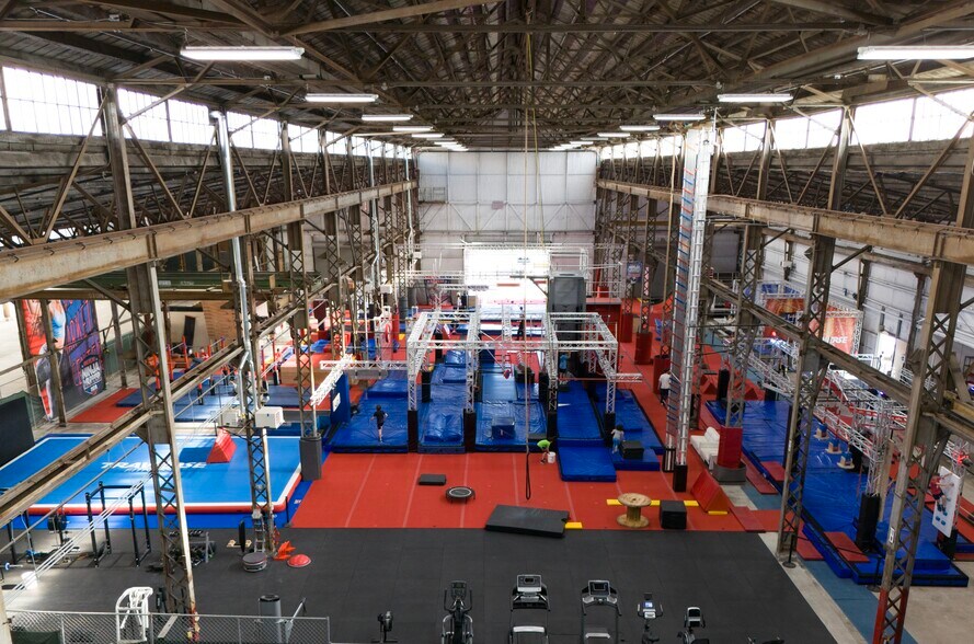 More Photos Of 1 W Barrett Ave, Richmond Warehouse For Lease