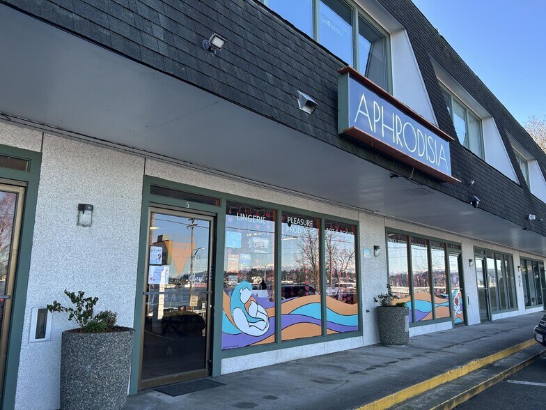 More Photos Of 1014 Bay St, Port Orchard Storefront Retail Office For Lease