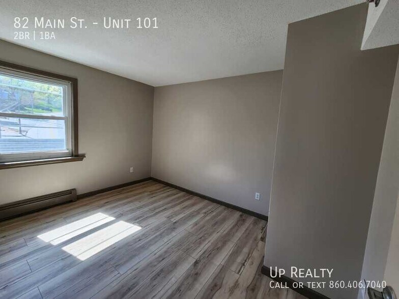 More Photos Of 82 Main St, East Hampton Apartments For Lease