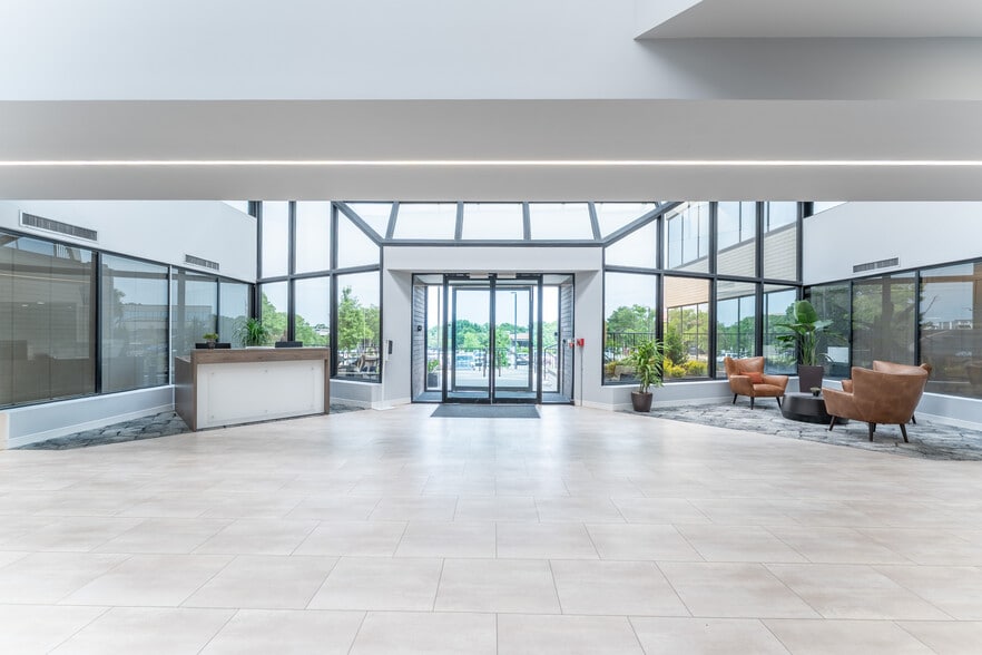 More Photos Of 6600 Lyndon B Johnson Fwy, Dallas Office For Lease
