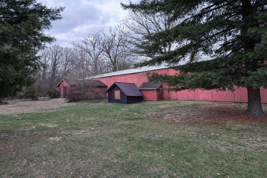 More Photos Of 4400 S Sioux St, Terre Haute Warehouse For Lease