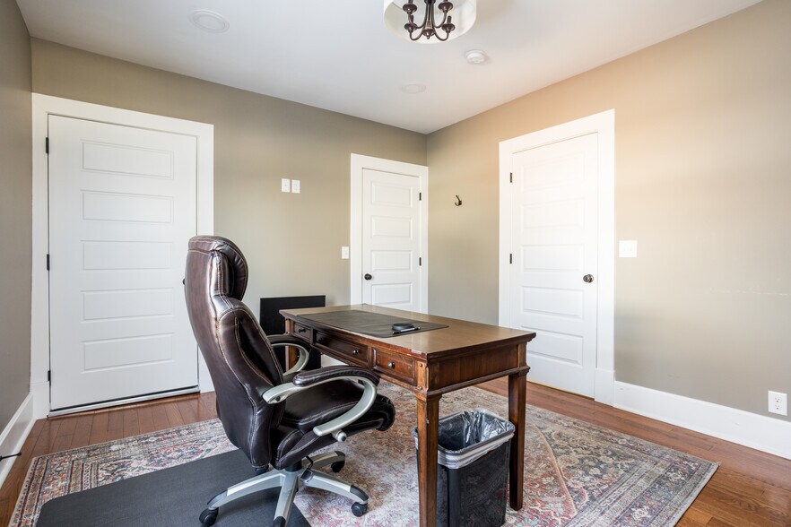 More Photos Of 502 W Main St, Danville Office For Sale