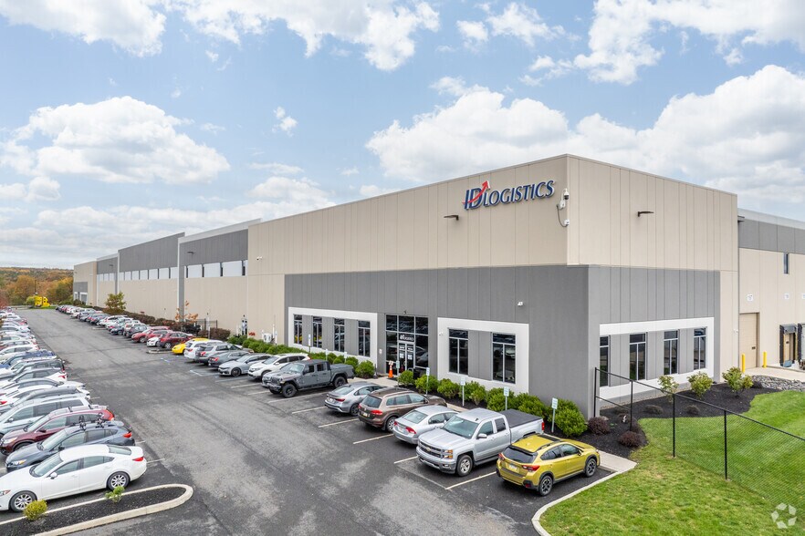 Primary Photo Of 71 Mall Rd, Frackville Warehouse For Lease