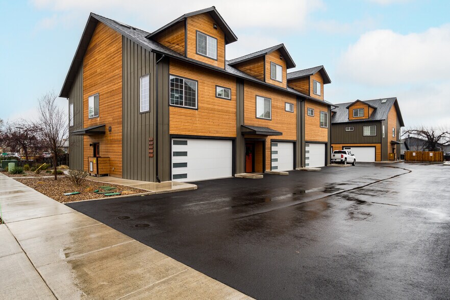 More Photos Of 1441-1461 NW 4th St, Redmond Apartments For Sale