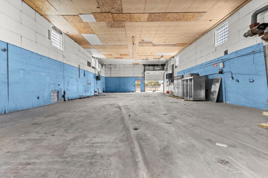 More Photos Of 15306 Rosa Parks Blvd, Detroit Warehouse For Sale