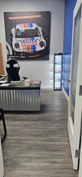 More Photos Of 4450 Corporate Dr, Burlington Warehouse For Lease