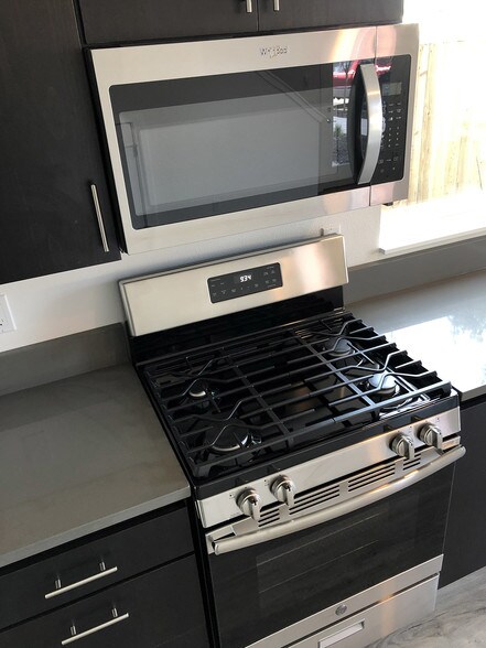 More Photos Of 7025-7045 N Mohawk Ave, Portland Multifamily For Sale