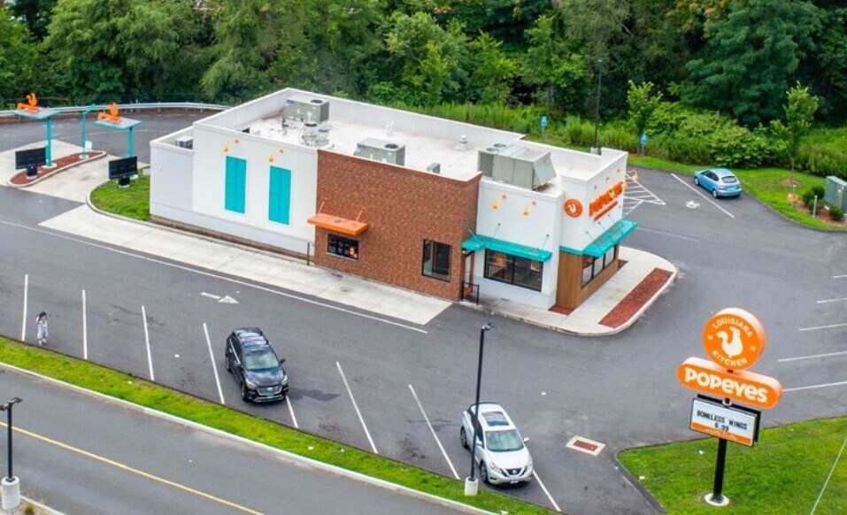 More Photos Of 1060 Huntingdon Ave, Waterbury Fast Food For Sale
