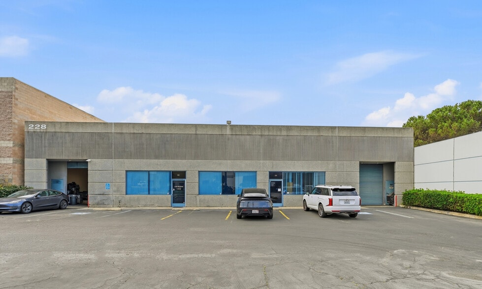 More Photos Of 228 Venture St, San Marcos Manufacturing For Sale
