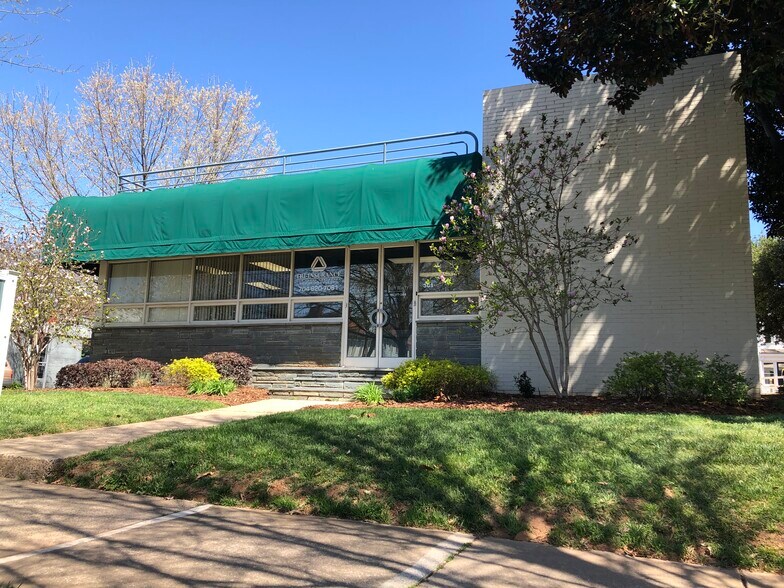 More Photos Of 301 East Blvd, Charlotte Storefront Retail Office For Lease