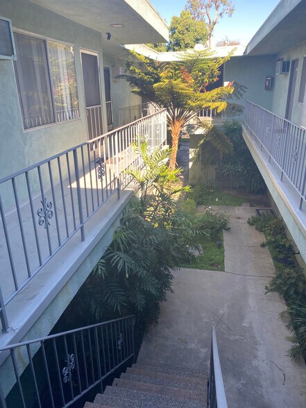 More Photos Of 10940 Hesby St, North Hollywood Apartments For Sale
