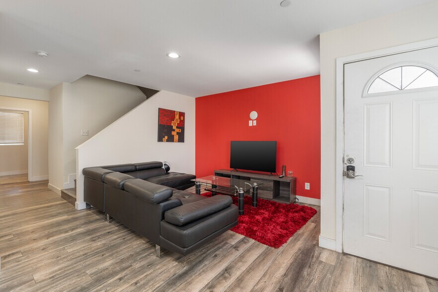 More Photos Of 2435 Lancaster Ave, Los Angeles Apartments For Sale
