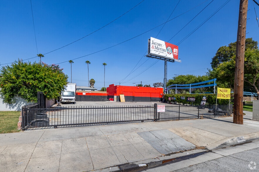 Primary Photo Of 17207 Clark Ave, Bellflower Auto Repair For Sale