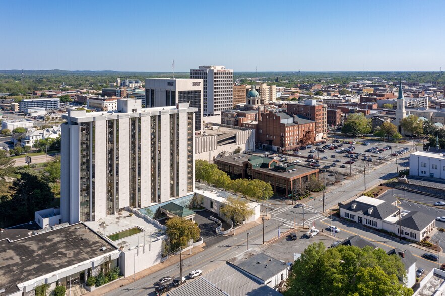 More Photos Of 108 1st St, Macon-Bibb Hotel For Sale