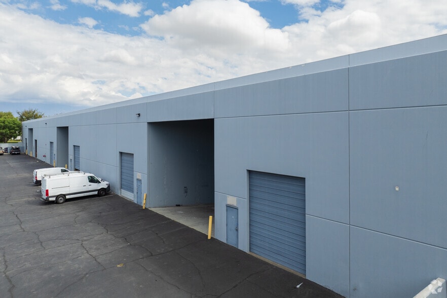 More Photos Of 4230 E Airport Dr, Ontario Warehouse For Lease