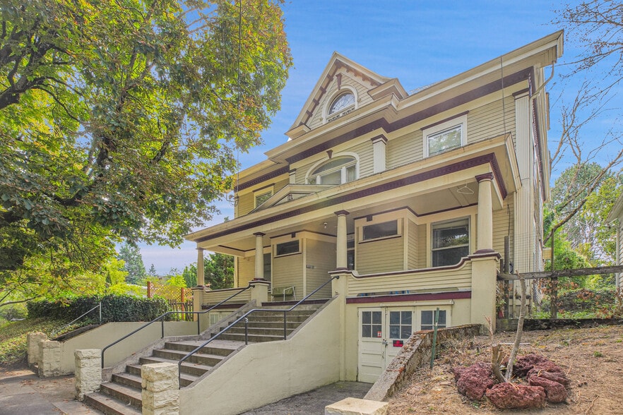 More Photos Of 1626 SE Alder St, Portland Apartments For Sale