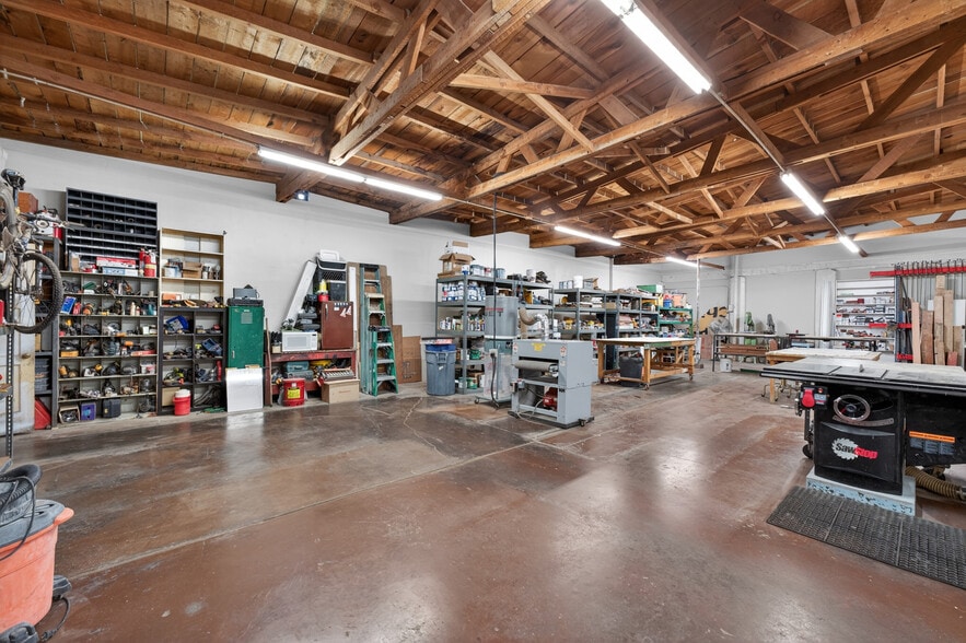 More Photos Of 3902 S Central Ave, Phoenix Service For Sale