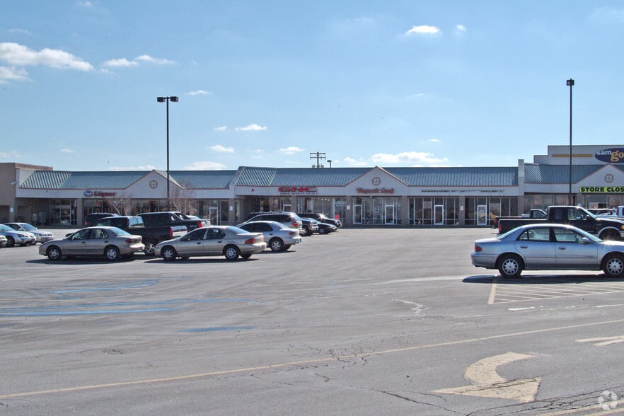 More Photos Of 381-417 Market Square Dr, Maysville Unknown For Lease