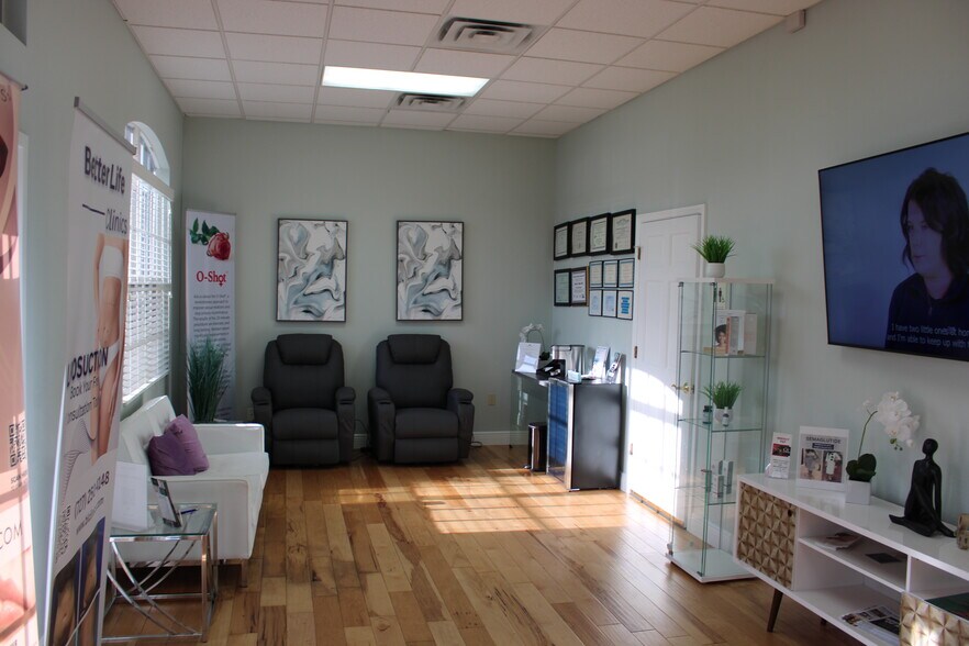 More Photos Of 2831 Alternate 19, Palm Harbor Office For Lease