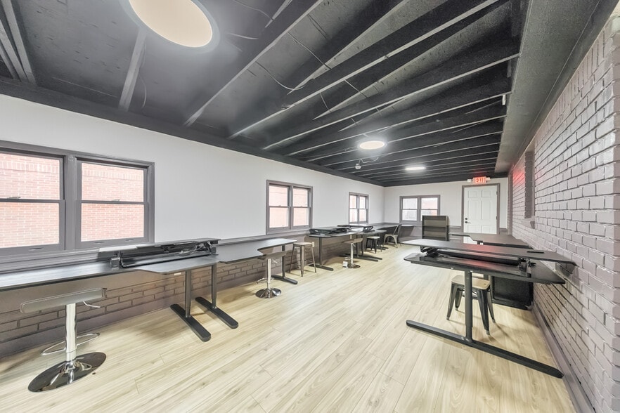 More Photos Of 2440 Sandy Plains Rd, Marietta Office For Sale