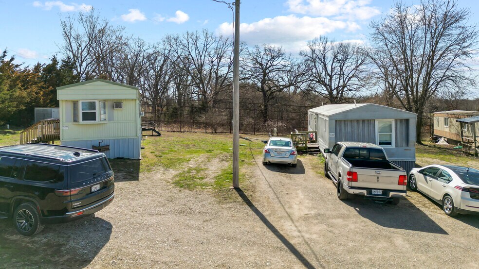 More Photos Of 210 Country Living Ln, Eldon Manufactured Housing Mobile Home Park For Sale