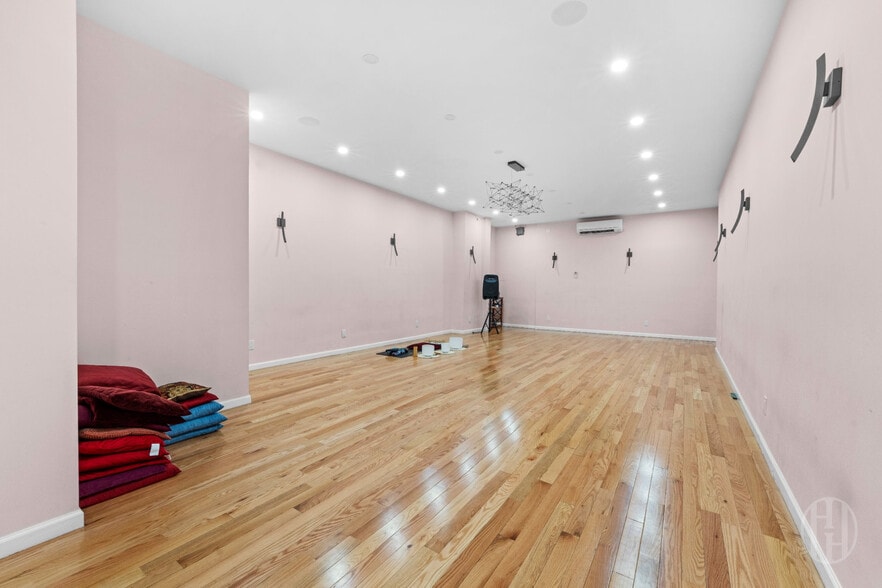 More Photos Of 41-12 29th St, Long Island City Storefront Retail Residential For Lease